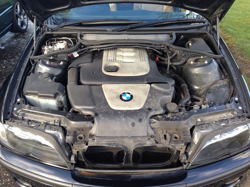 E46 320d Engine Bay